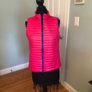 Vineyard Vines sleeveless jacket .